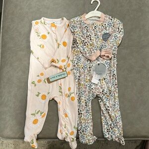 Bundle of 2 sleep and plays